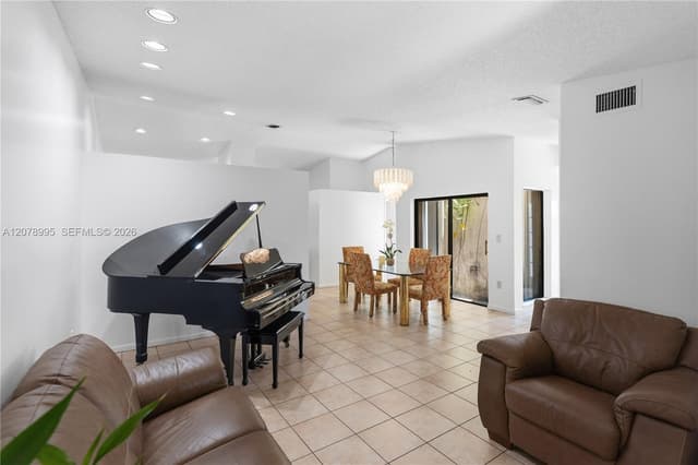 6633 NW 176th Ter, Hialeah FL 33015 - Hialeah, FL - Photo 6