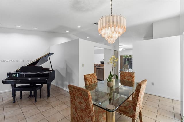 6633 NW 176th Ter, Hialeah FL 33015 - Hialeah, FL - Photo 7