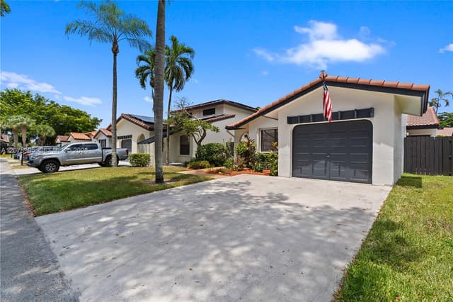 6633 NW 176th Ter, Hialeah FL 33015 - Hialeah, FL - Photo 3