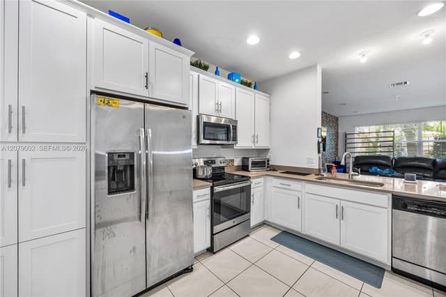 83 Palm Ln, Royal Palm Beach FL 33411 - Royal Palm Beach, FL - Photo 6
