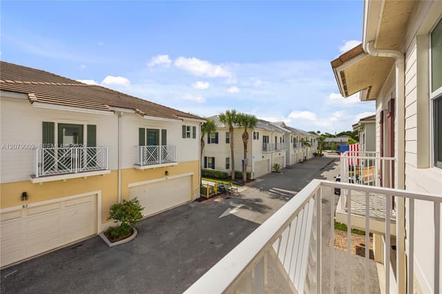 83 Palm Ln, Royal Palm Beach FL 33411 - Royal Palm Beach, FL - Photo 4