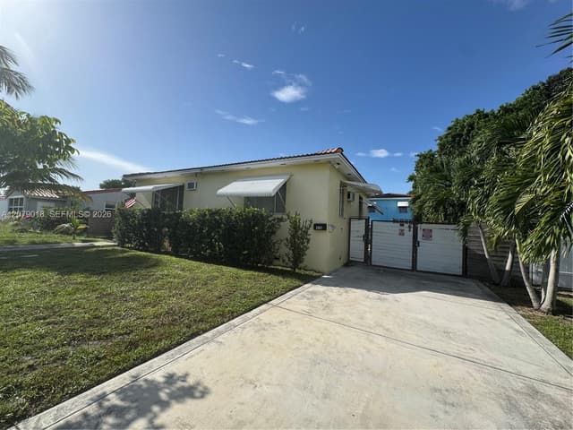 2463 Dewey St, Hollywood FL 33020 - Hollywood, FL - Photo 2