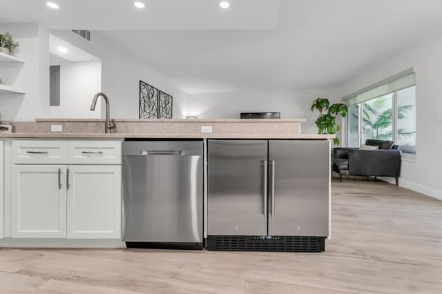 4848 NE 23RD Avenue # 8A, Fort Lauderdale FL 33308 - Fort Lauderdale, FL - Photo 6