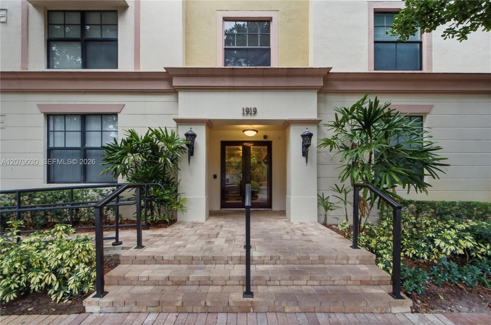 1919 Van Buren St # 614A, Hollywood FL 33020