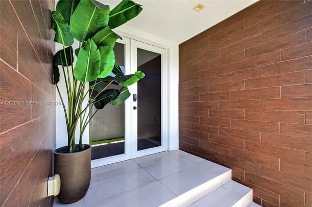 904 NE 15th Ave, Fort Lauderdale FL 33304 - Fort Lauderdale, FL - Photo 2