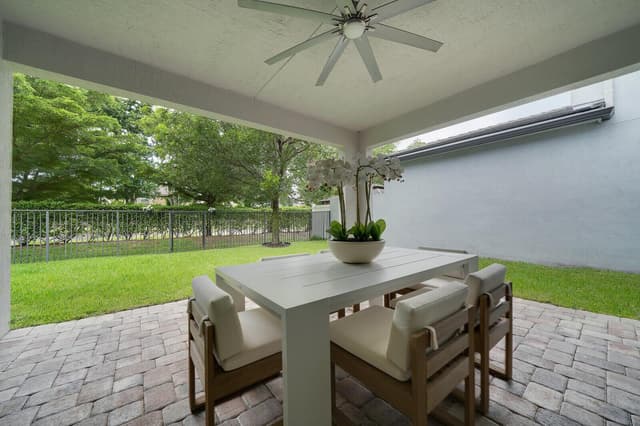 6215 OCEANAIRE Way, Lake Worth FL 33467 - Lake Worth, FL - Photo 3