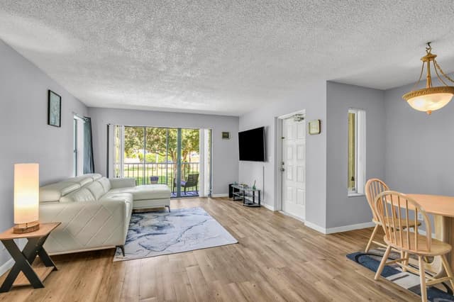 3744 Savoy Lane # E2, West Palm Beach FL 33417 - West Palm Beach, FL - Photo 4