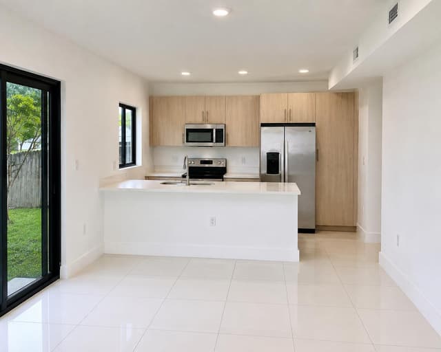 242 NW 11TH Court, Florida City FL 33034 - Florida City, FL - Photo 7