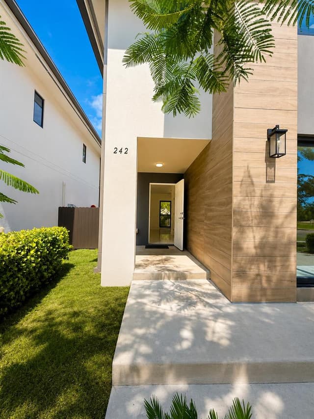 242 NW 11TH Court, Florida City FL 33034 - Florida City, FL - Photo 3