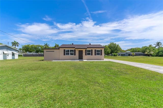378 SW 6th St, Florida City FL 33034 - Florida City, FL - Photo 3