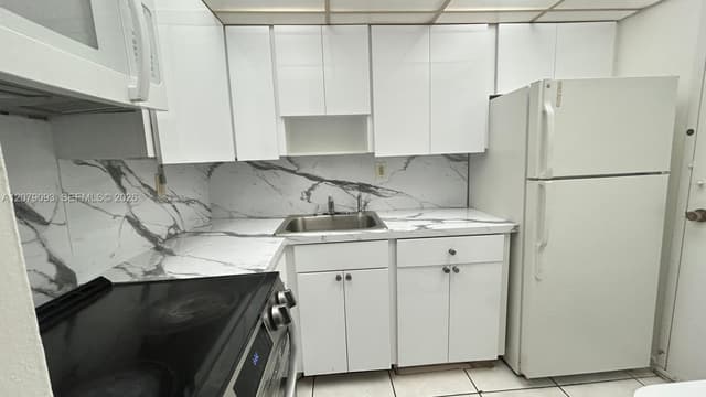 2899 Collins Ave # 544, Miami Beach FL 33140 - Miami Beach, FL - Photo 6