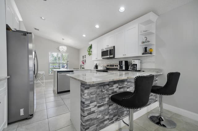 6376 Barton Creek Circle, Lake Worth FL 33463 - Lake Worth, FL - Photo 4