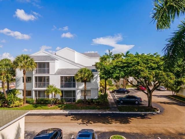 5780 Rock Island Rd # 366, Tamarac FL 33319 - Tamarac, FL - Photo 2