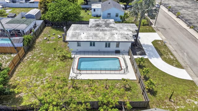 840 Bradley Street, West Palm Beach FL 33405 - West Palm Beach, FL - Photo 5