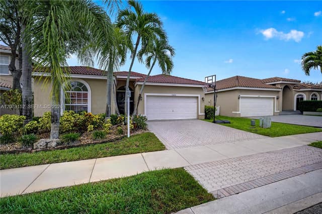 11625 NW 48th St, Coral Springs FL 33076 - Coral Springs, FL - Photo 2
