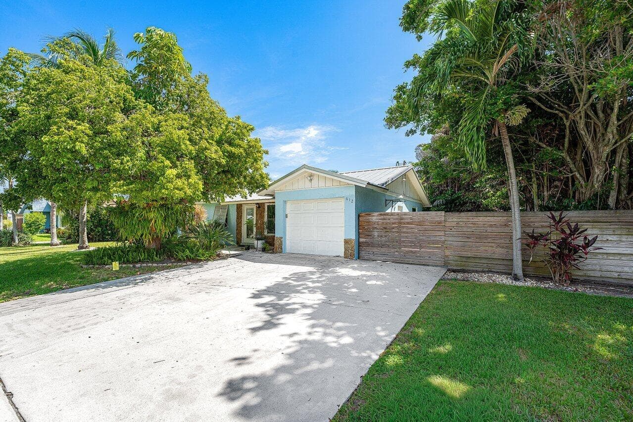 612 NW 7th Court, Boynton Beach FL 33426 - Boynton Beach, FL - Photo 1