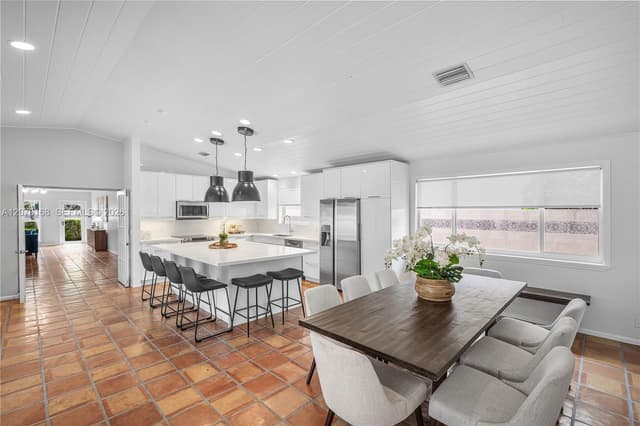 1015 SE 11th Ct, Fort Lauderdale FL 33316 - Fort Lauderdale, FL - Photo 5