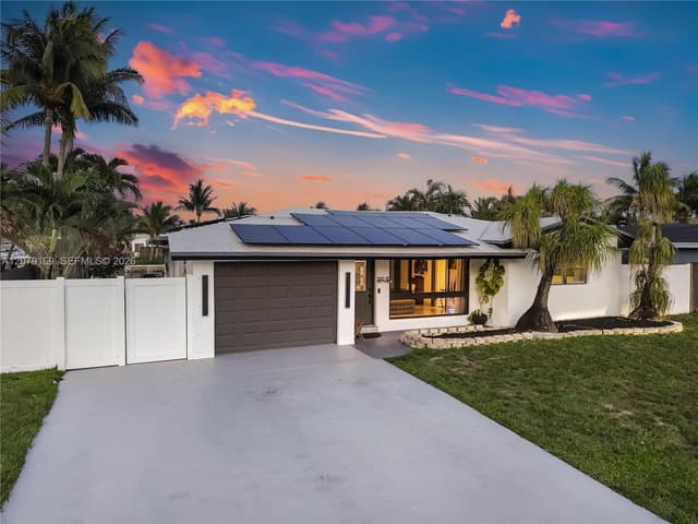 380 SE 1st Ter, Pompano Beach FL 33060 - Pompano Beach, FL - Photo 2