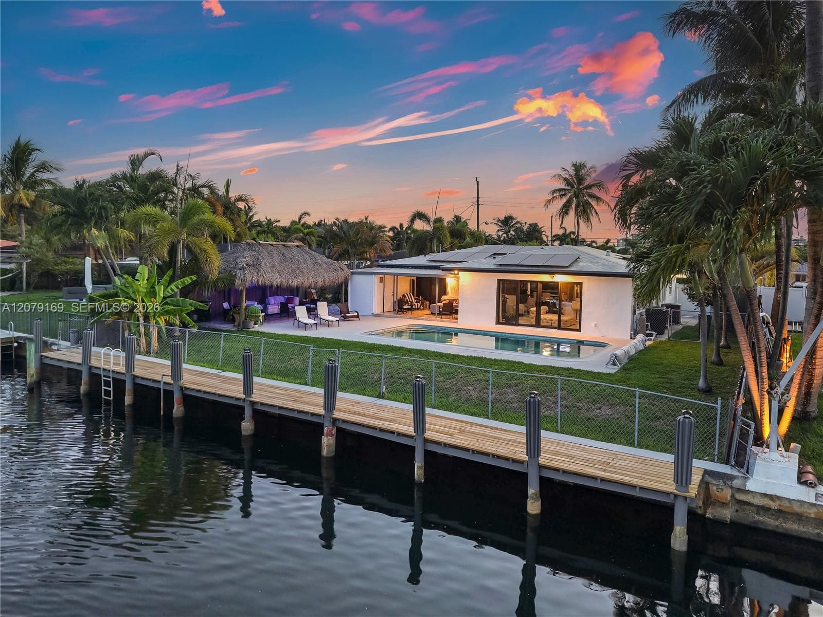 380 SE 1st Ter, Pompano Beach FL 33060 - Pompano Beach, FL - Photo 1