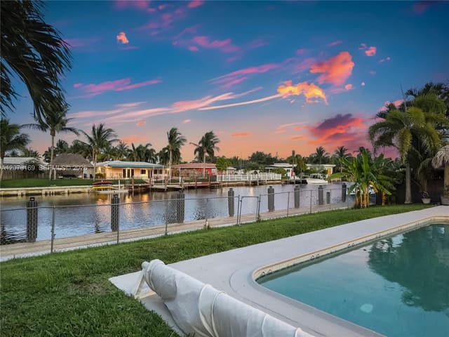 380 SE 1st Ter, Pompano Beach FL 33060 - Pompano Beach, FL - Photo 5