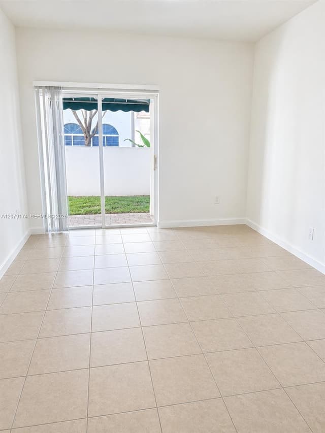3632 NW 30th Ct # 10F, Lauderdale Lakes FL 33311 - Lauderdale Lakes, FL - Photo 3
