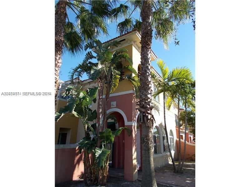 3632 NW 30th Ct # 10F, Lauderdale Lakes FL 33311 - Lauderdale Lakes, FL - Photo 1