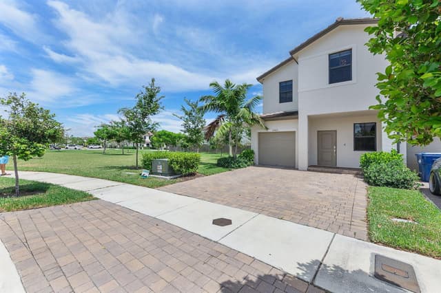 23425 SW 129TH Avenue, Homestead FL 33032 - Homestead, FL - Photo 2