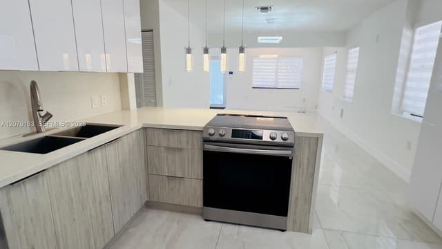 841 S 24th Ave, Hollywood FL 33020 - Hollywood, FL - Photo 7