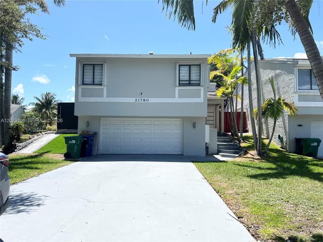 21780 SW 99th Pl, Cutler Bay FL 33190 - Cutler Bay, FL - Photo 2