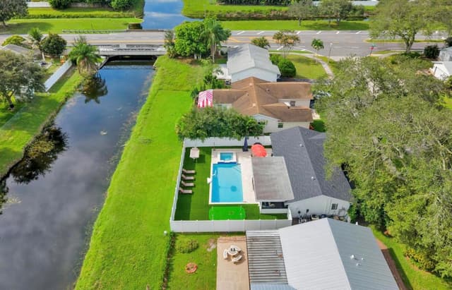 9819 Spanish Isles Drive, Boca Raton FL 33496 - Boca Raton, FL - Photo 3