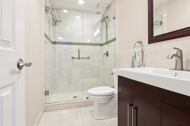 206 Lake Susan Lane, West Palm Beach FL 33411 - West Palm Beach, FL - Photo 5