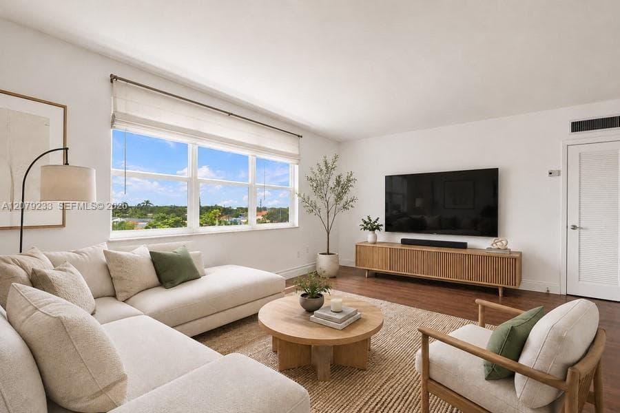 900 SW 84th Ave # 415D, Miami FL 33144