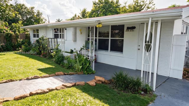 2506 Acapulco Dr, Miramar FL 33023 - Miramar, FL - Photo 2