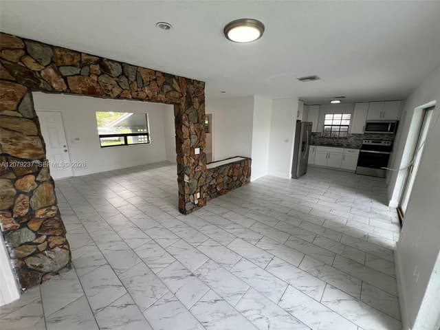4421 NW 33rd St, Lauderdale Lakes FL 33319 - Lauderdale Lakes, FL - Photo 6
