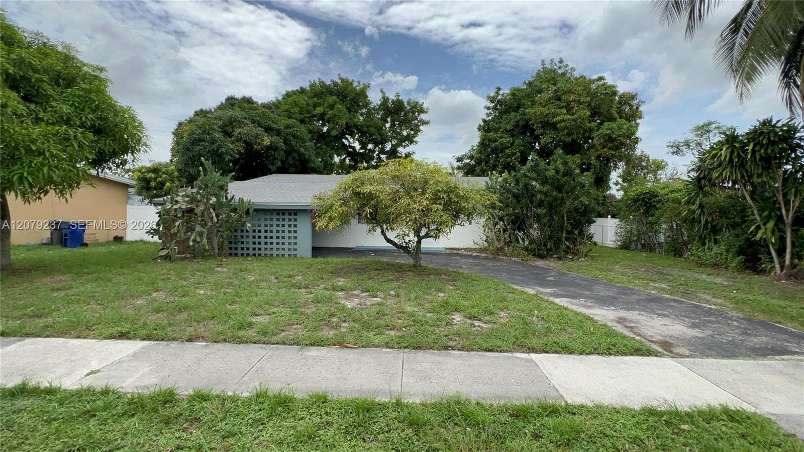 4421 NW 33rd St, Lauderdale Lakes FL 33319 - Lauderdale Lakes, FL - Photo 1