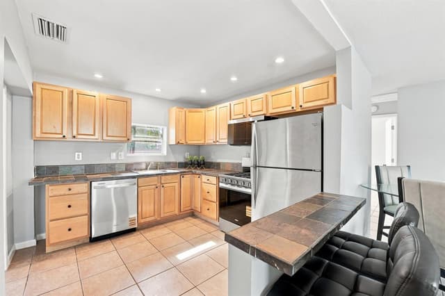2610 NE 8th Avenue, Pompano Beach FL 33064 - Pompano Beach, FL - Photo 7