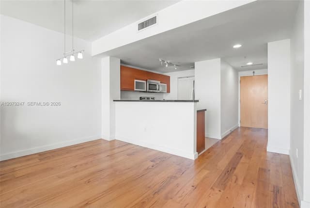 253 NE 2nd St # 1007, Miami FL 33132 - Miami, FL - Photo 3