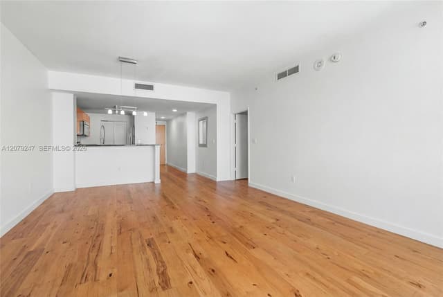 253 NE 2nd St # 1007, Miami FL 33132 - Miami, FL - Photo 5