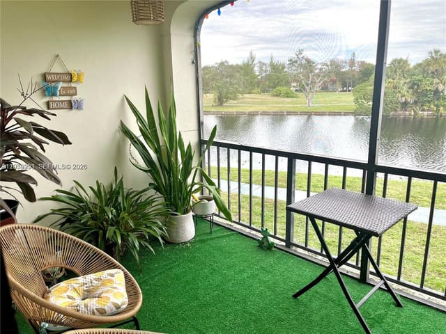 3760 Inverrary Dr # 2R, Lauderhill FL 33319 - Lauderhill, FL - Photo 2