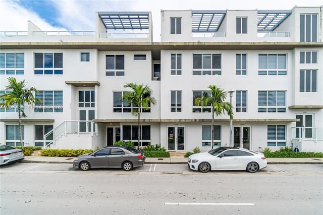 10517 NW 66th St, Doral FL 33178 - Doral, FL - Photo 4