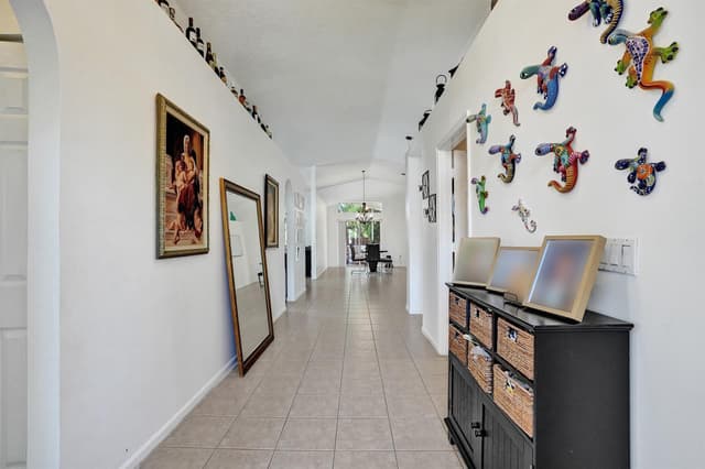 7572 Parkside Lane, Margate FL 33063 - Margate, FL - Photo 4