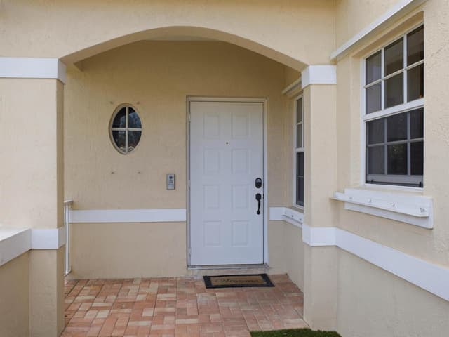 7098 Burgess Drive, Lake Worth FL 33467 - Lake Worth, FL - Photo 4