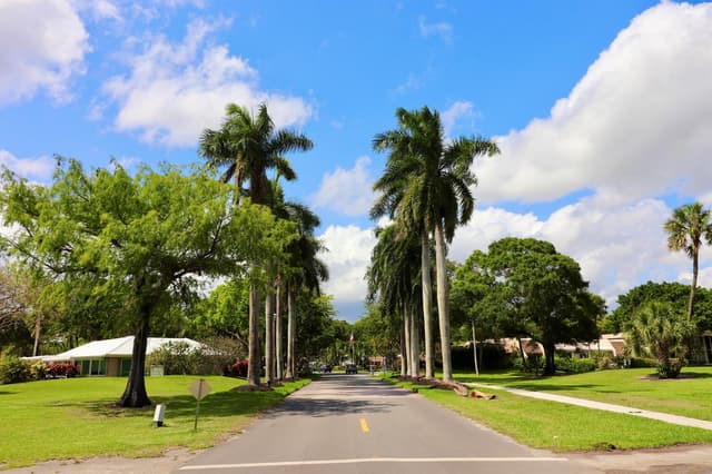 3980 OAKS CLUBHOUSE Drive # 511, Pompano Beach FL 33069 - Pompano Beach, FL - Photo 2
