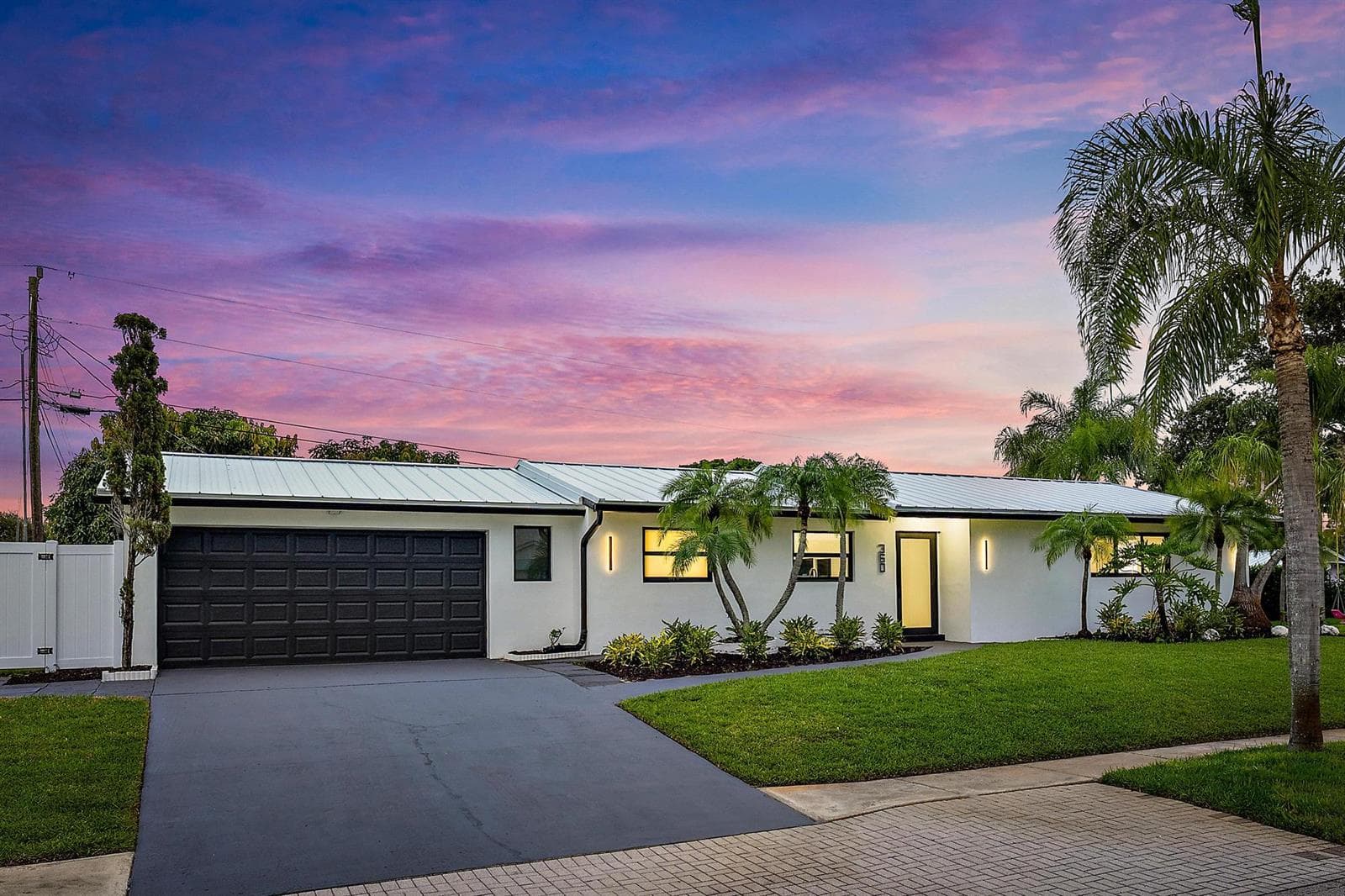 360 Saturn Avenue, Tequesta FL 33469 - Tequesta, FL - Photo 1