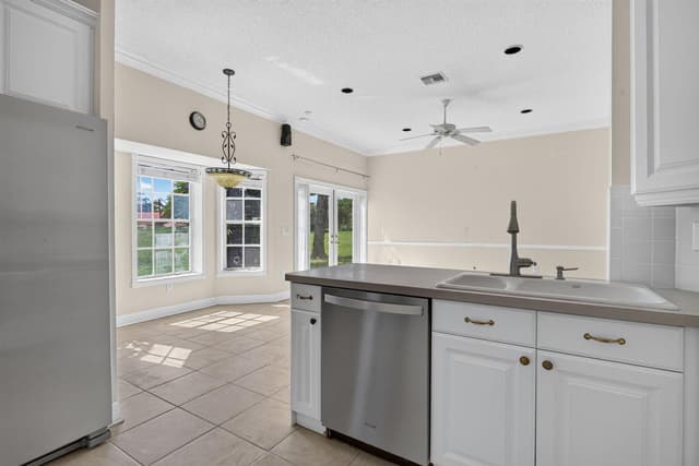 3151 NW 72ND Avenue, Margate FL 33063 - Margate, FL - Photo 6