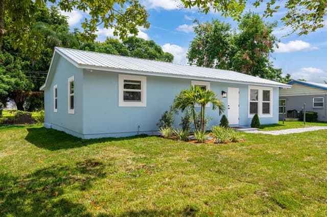 625 NW 14TH Street, Belle Glade FL 33430 - Belle Glade, FL - Photo 3