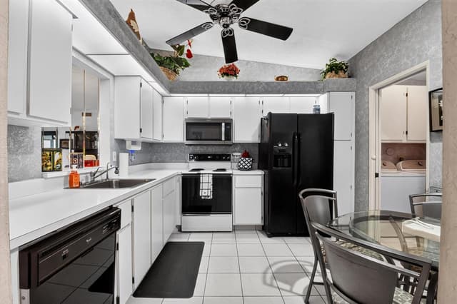8179 Whispering Palm Drive, Boca Raton FL 33496 - Boca Raton, FL - Photo 6