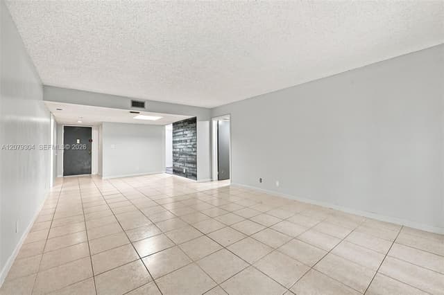 16325 Golf Club Rd # 104, Weston FL 33326 - Weston, FL - Photo 6