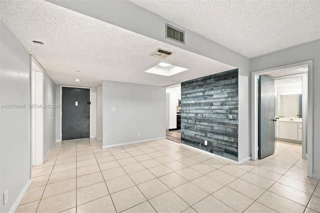 16325 Golf Club Rd # 104, Weston FL 33326 - Weston, FL - Photo 7