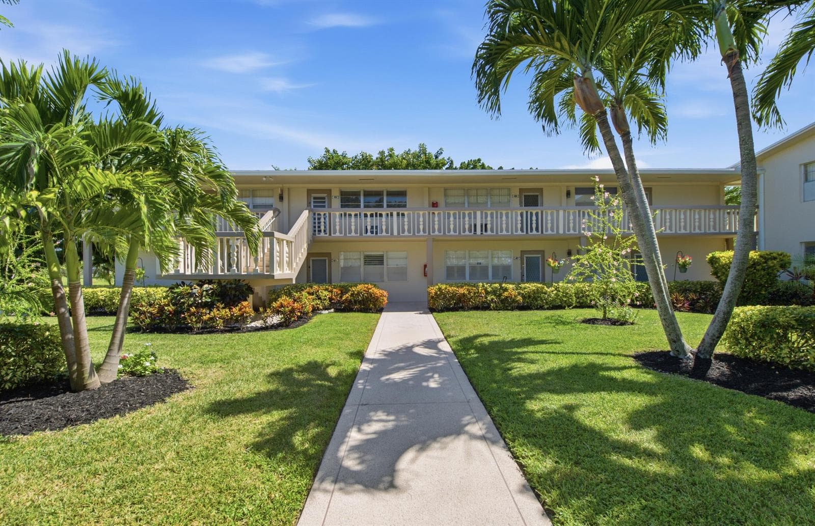489 Tilford W, Deerfield Beach FL 33442 - Deerfield Beach, FL - Photo 1